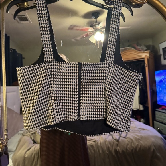 Copper key houndstooth crop top size large - Picture 4 of 7